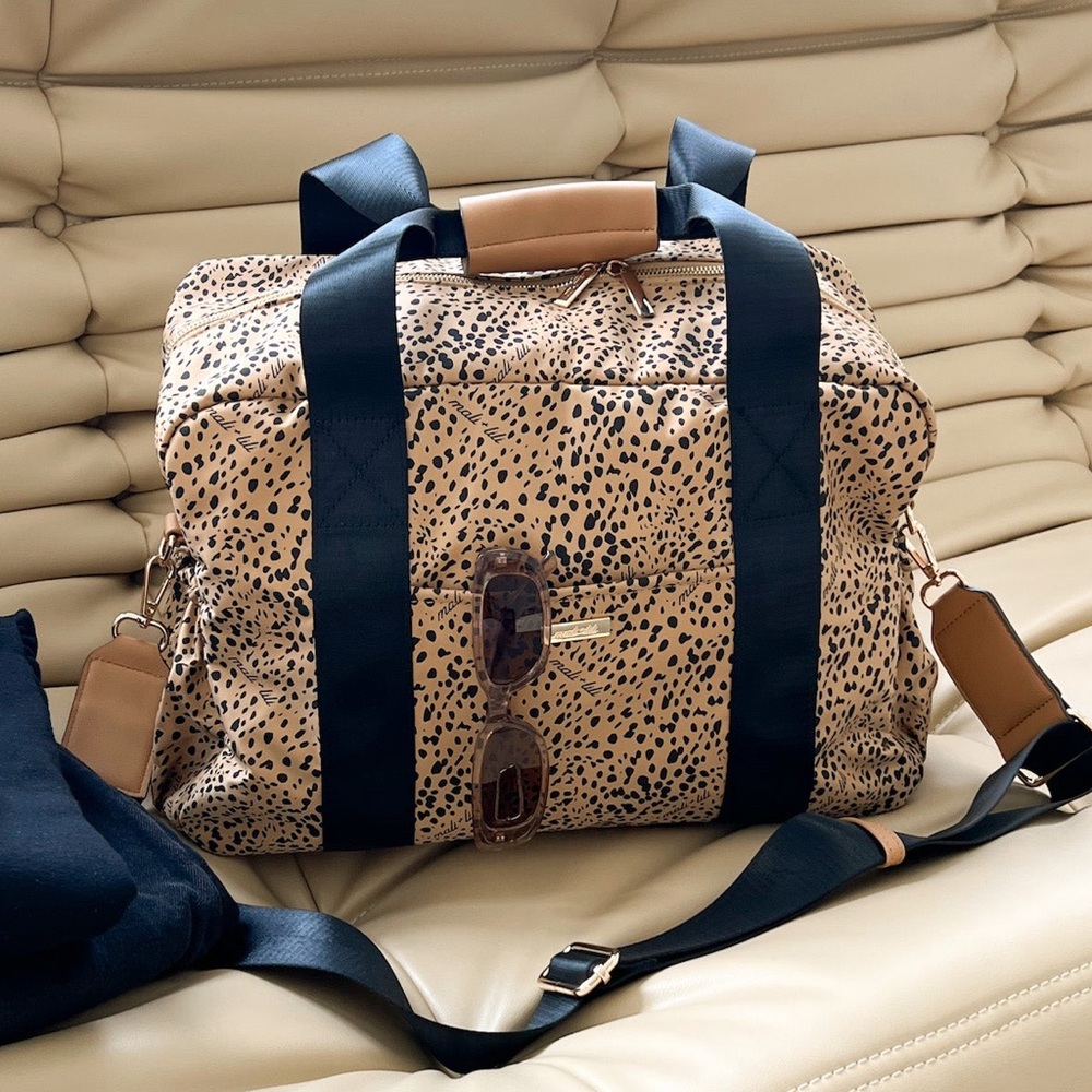 🐆 💼 NWT Mail + Lili Weekender Bag in Leopard Print 💼🐆